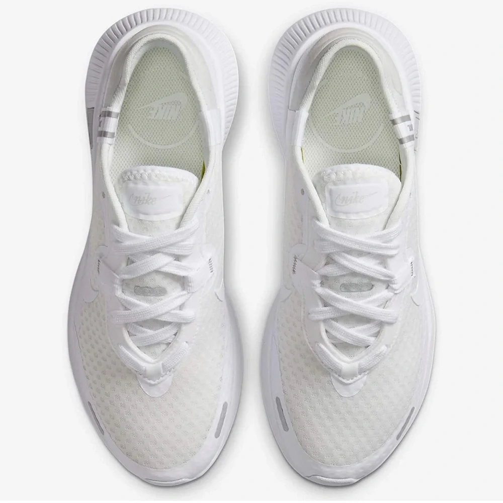 NIKE REPOSTO WHITE RUNNING SHOES